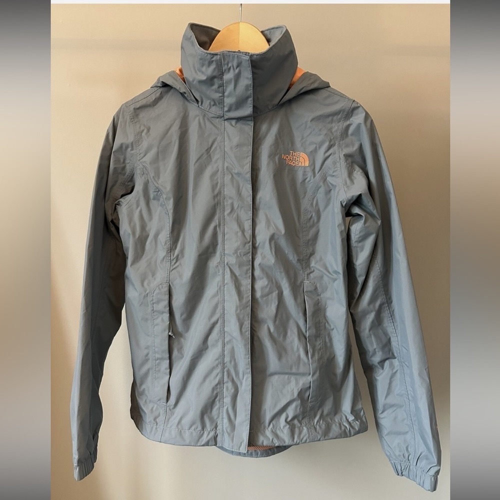 The North Face HyVent Jacket Women's Size XS Gray With Peach Logo & zip pockets